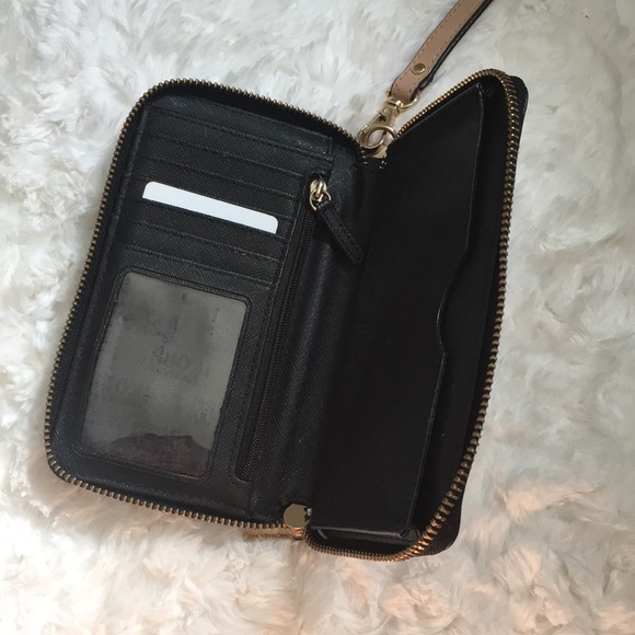 MICHAEL KORS - Black Wallet - Picture 8 of 11